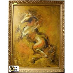 LARGE GOLD TONER FRAMED OIL ON BOARD HORSE PICTURE