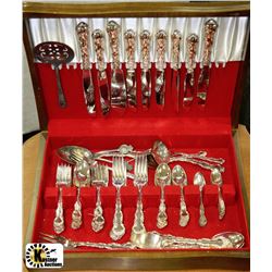 SILVER PLATE CUTLERY SET IN CASE