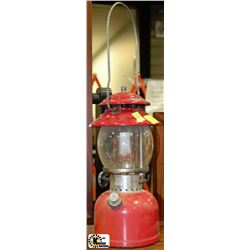 VINTAGE COLEMAN LANTERN