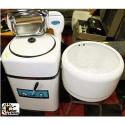 VINTAGE INGLIS WASHING MACHINE & 24" WASH TUB