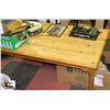 Image 1 : PINE TABLE