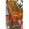 Image 1 : VINTAGE TABLE TOP NATIONAL SEWING MACHINE IN