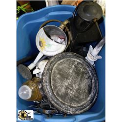 TOTE OF GARDEN ORNAMENTS