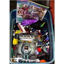 TOTE OF ASSORTED CARS & HOT WHEELS