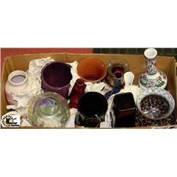 BOX OF DECORATIVE VASES INCLUDING METEXA