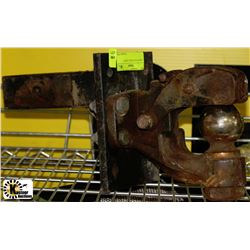 10,000 POUND PINTEL HITCH
