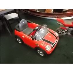 CHILD'S BATTERY OPERATED CAR