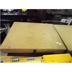 WOOD BOX WITH HINGED LID