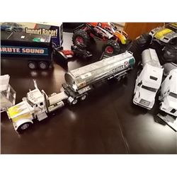TRACTOR TRAILER TRUCKS - SCALE MODEL - TEXICO