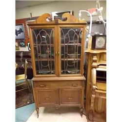 VINTAGE MAHOGANYY CHINA HUTCH - ON CASTERS WITH ORIGINAL HARDWARE