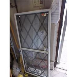 THERMAL WINDOW WITH LEADED GLASS INSIDE