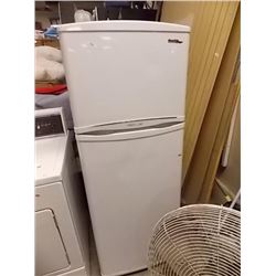 DANBY APARTMENT FRIDGE - COOLS BUT NEEDS FAN - 23" WIDE
