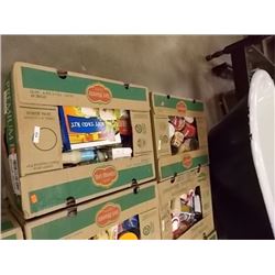 BANANA BOX OF ASSORTED FOODS