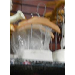 CLOTHING DISPLAY - SHOULDERS ON STAND - SHORT