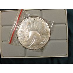 1986 Statue of Liberty  "One Pound Fine Silver .999", In original felt-lined box of issue.
