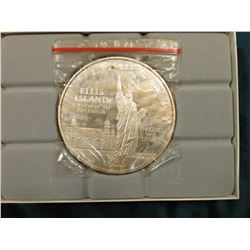 1986 Statue of Liberty  "One Pound Fine Silver .999", In original felt-lined box of issue.