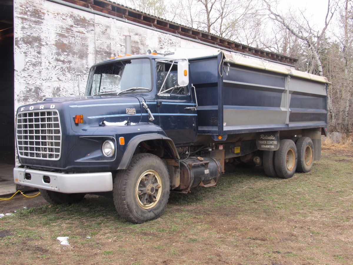 1979 FORD 9000 TANDEM AXLE GRAIN TRUCK 1979 FORD 9000 TANDEM AXLE GRAIN TRUCK