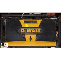DE WALT COMMERCIAL RADIO - WORKING CONDITION
