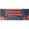 Image 1 : FOUR 2' BLUE WOOD CLAMPS