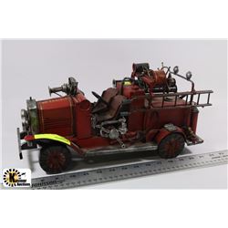 METAL FIRE TRUCK ORNAMENT