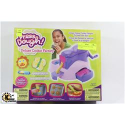 PRESS DOUGH DELUXE COOKIE FACTORY