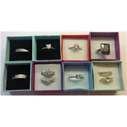 LOT OF 8 FASHION RINGS
