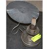 Image 1 : OIL LAMP