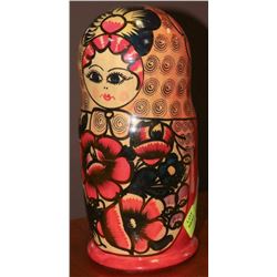 NEST OF 6 RUSSIAN DOLLS