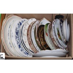 BOX OF COLLECTOR PLATES APPROX. 25