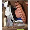 Image 1 : BOX OF ASSORTED HOUSEHOLD DECOR INCLUDING