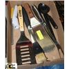 Image 1 : FLAT OF ASSORTED BBQ UTENSILS
