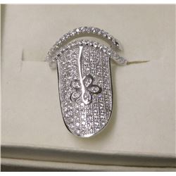 STERLING SILVER CUBIC ZIRCONIA FLOWER DESIGN NAIL