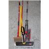 Image 1 : LOT OF SWEEPERS & MOPS