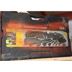 STANLEY 183 PIECE TOOL KIT