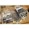 Image 1 : LOT OF GLOVES