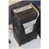 Image 1 : PAPER SHREDDER