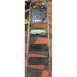 3' STEP LADDER