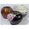 Image 1 : LOT OF 3 DECORATIVE VASES VARIOUS STYLES 23X22X21