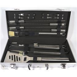 CENTRO 16PC BARBECUE TOOL SET IN CASE