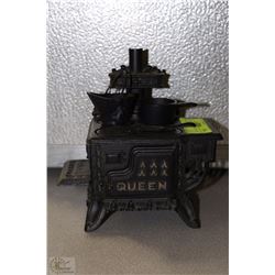 CAST IRON VINTAGE WOOD STOVE WITH ACCESSORIES