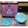 Image 1 : NOSTALGIA CUPCAKE MAKER WITH ACCESSORIES