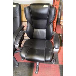 LEATHERETTE OFFICE DESK CHAIR ON CHOICE