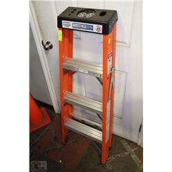 4' CSA STEP LADDER