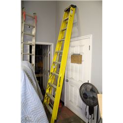 CSA 10' STEP LADDER