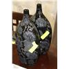 Image 1 : SET OF 2 BLACK DECORATIVE VASES