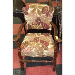 RETRO UPHOLSTERED OCCASSIONAL CHAIR