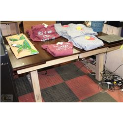 2 TONE KITCHEN TABLE WITH DUAL PULL OUT LEAVES