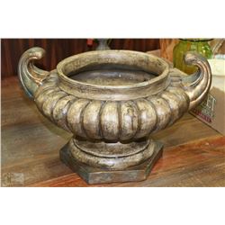 LARGE CENTERPIECE W/ HANDLES 16" WIDE