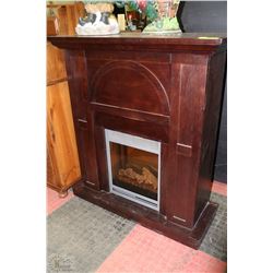 FIREPLACE MANTLE WITH INSERT