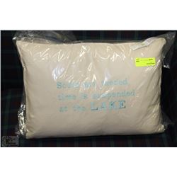 PAIR OF PILLOWS ON CHOICE